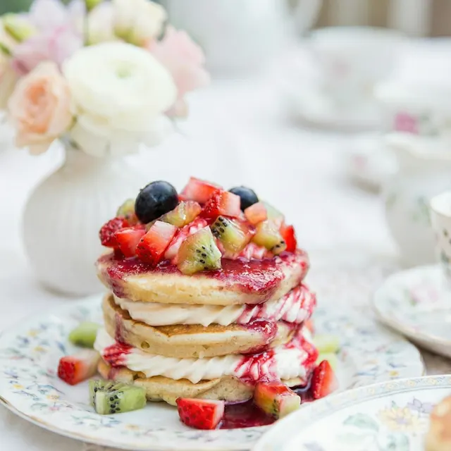 Foto de comida con IA — estilo bright artistic café, ejemplo 2 | FoodyFocus