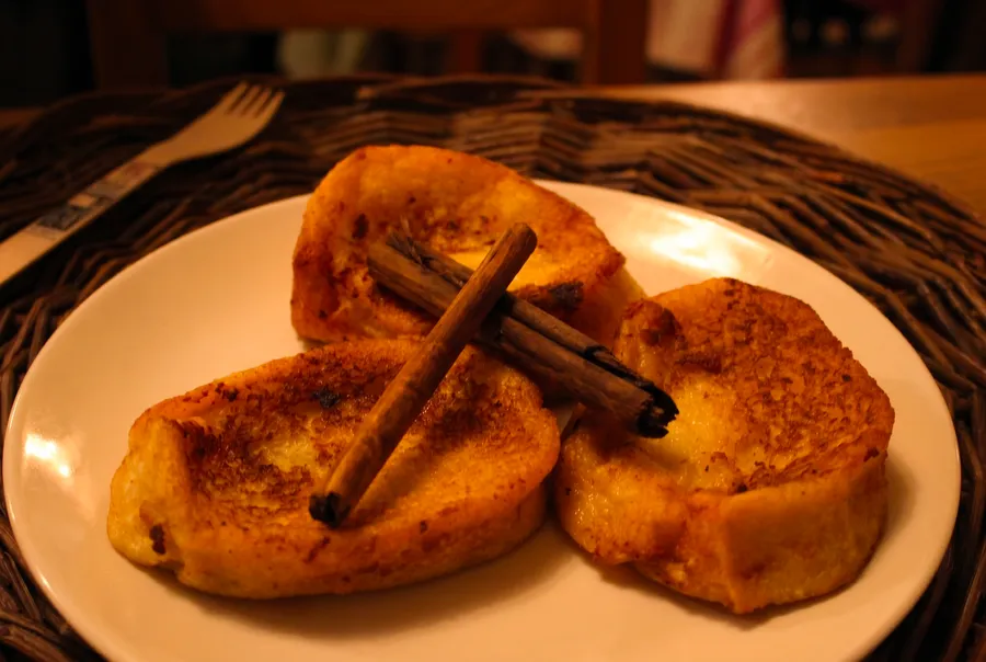 Foto de postre español hecha con móvil antes de usar FoodyFocus